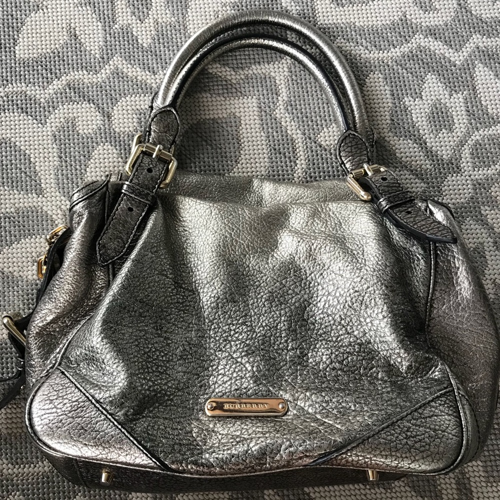🌟Burberry handbag🌟 *make an offer*